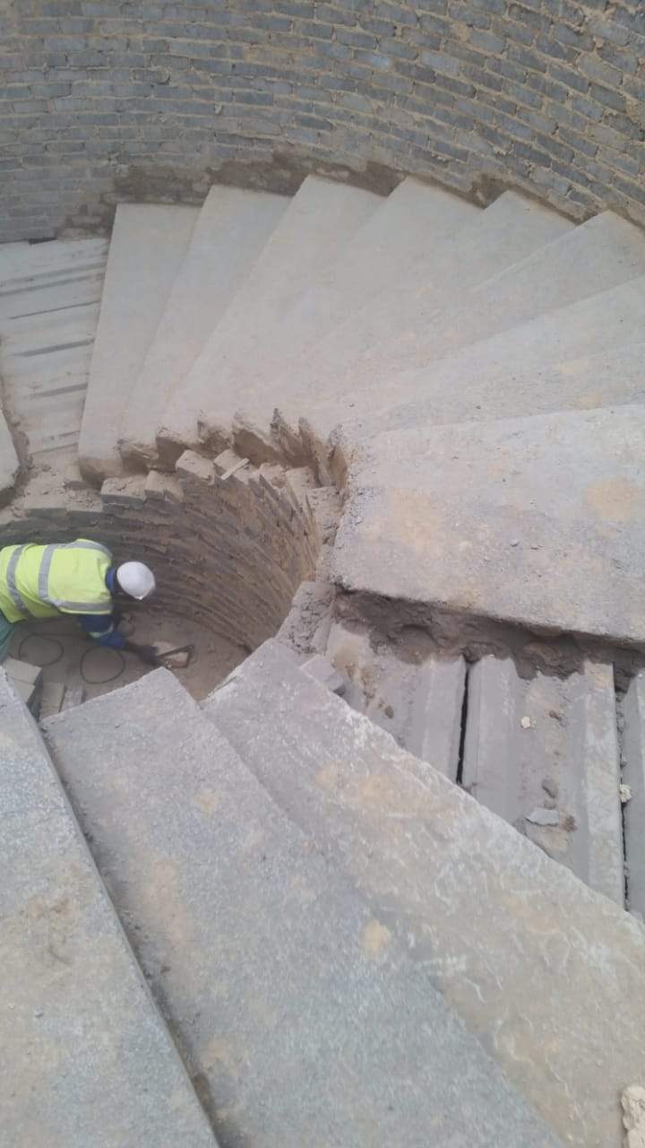 Spiral staircase with winders