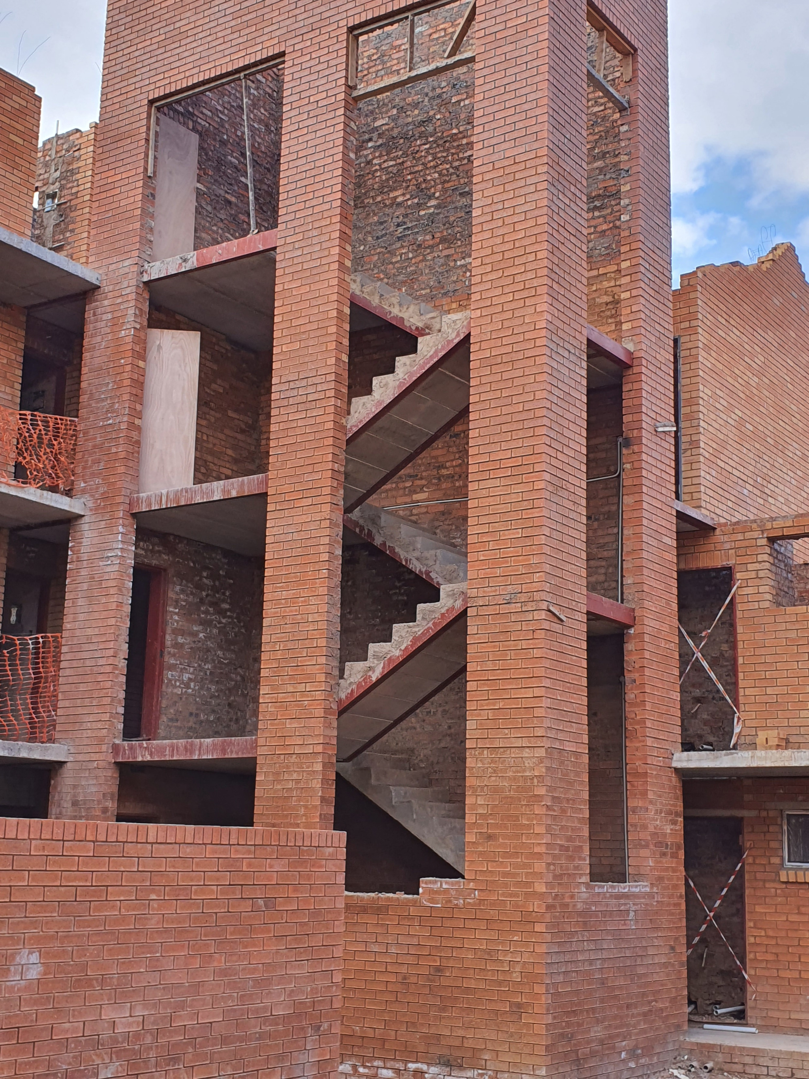 Precast concrete staircase install