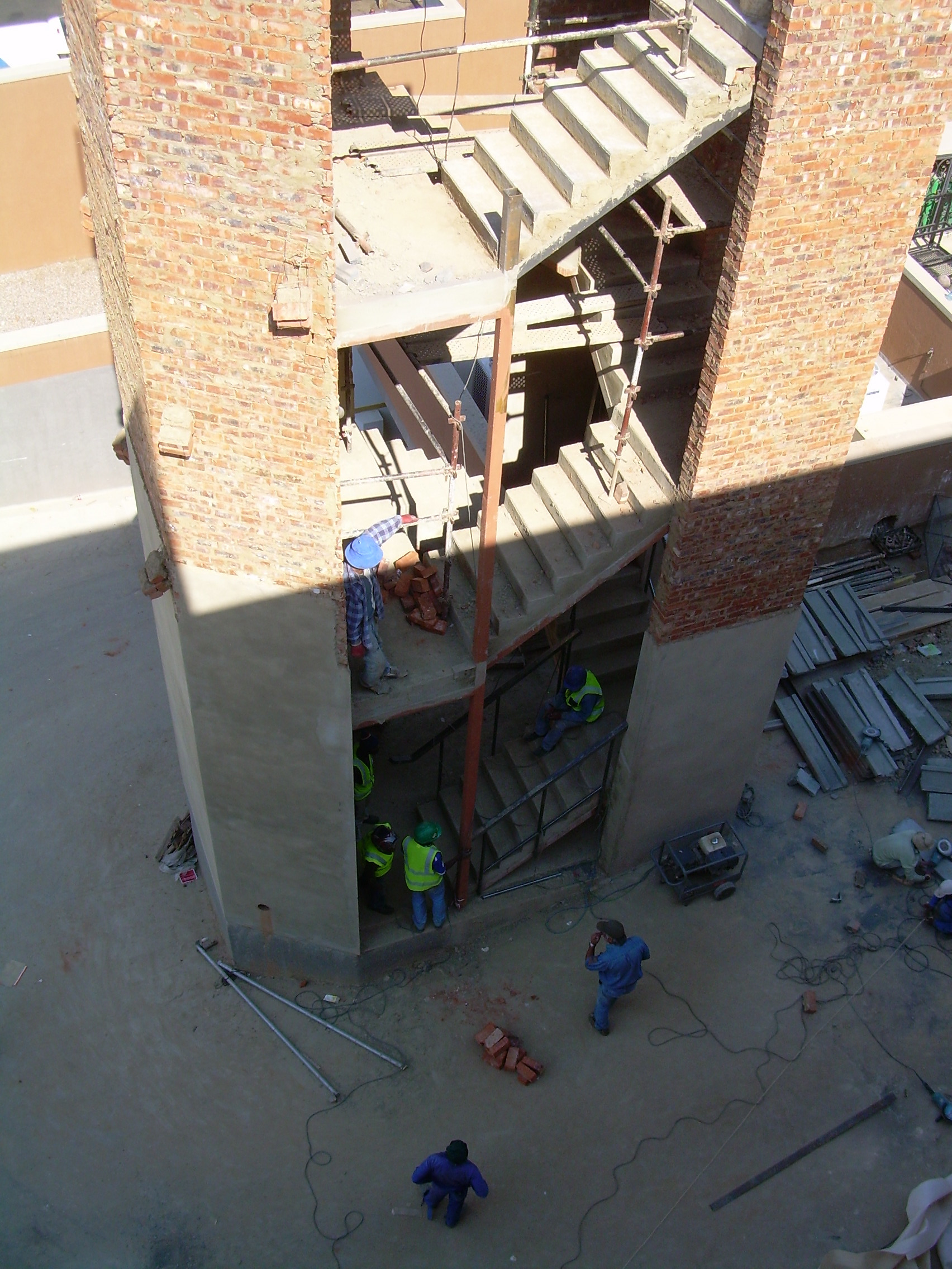 Multi-storey precast staircase