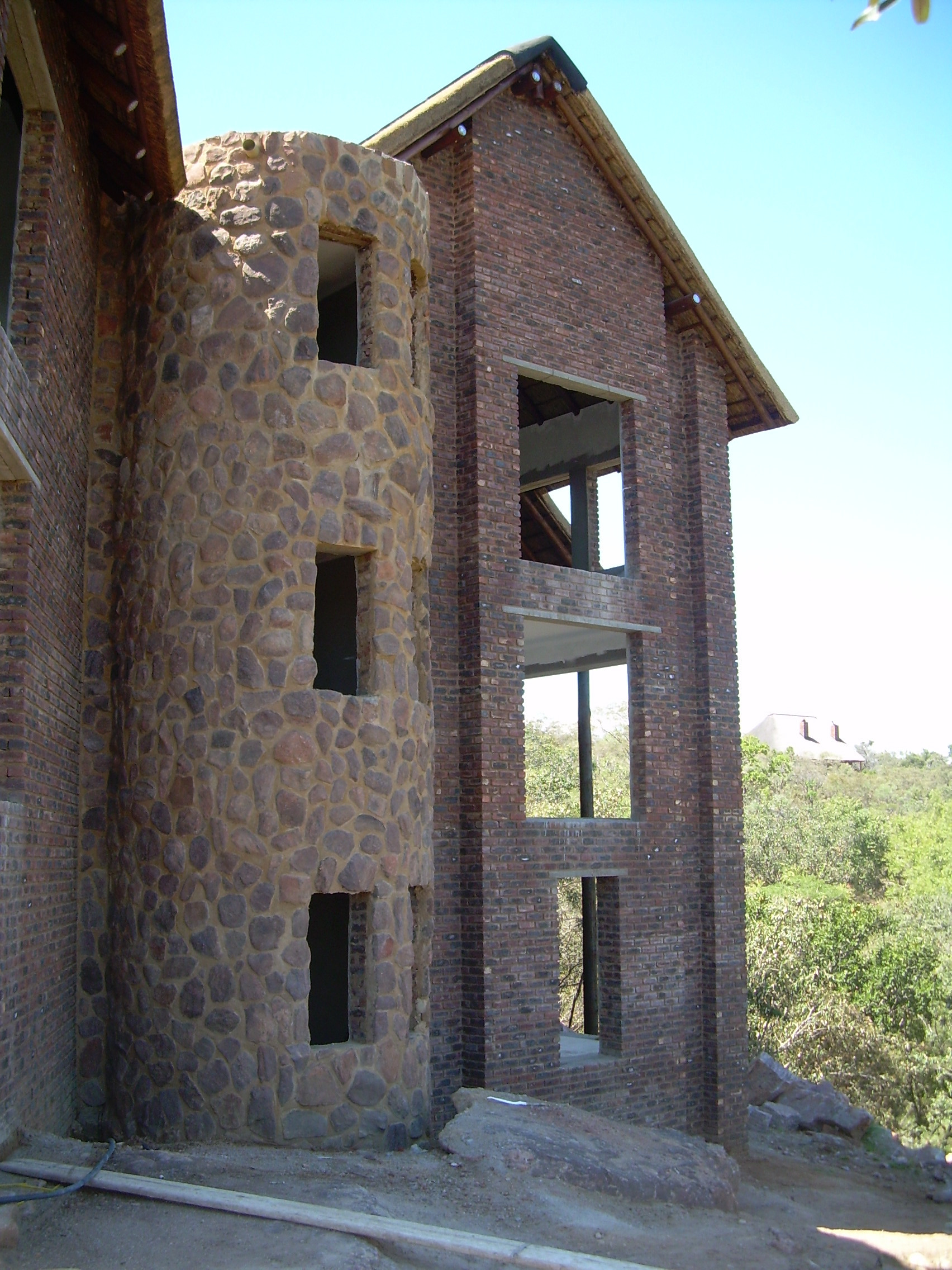 Construction-phase staircase